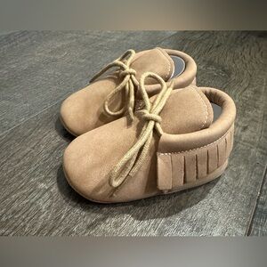 NEW baby moccasin shoes light tan brown size 4